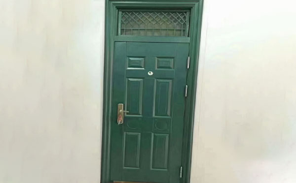 肃南学校教室门