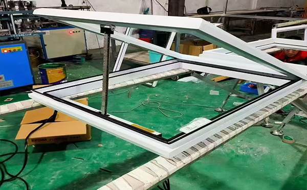 某地下车库出入口肃南排烟窗配置工程